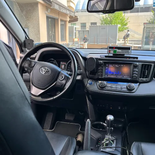 interieur vehicule taxi hybride montpellier